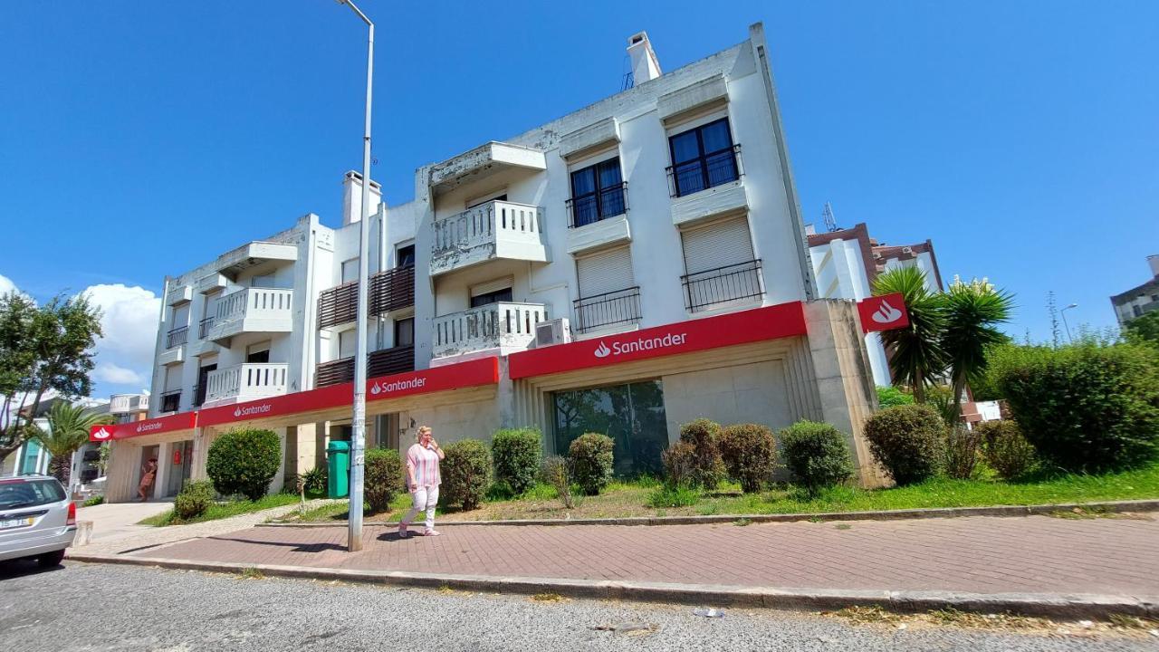 Appartement Enjoy Lisbon Cascais Sintra 1200 Metres To Metro Blue Line Sintra Rail Line Free Parking à Amadora Extérieur photo