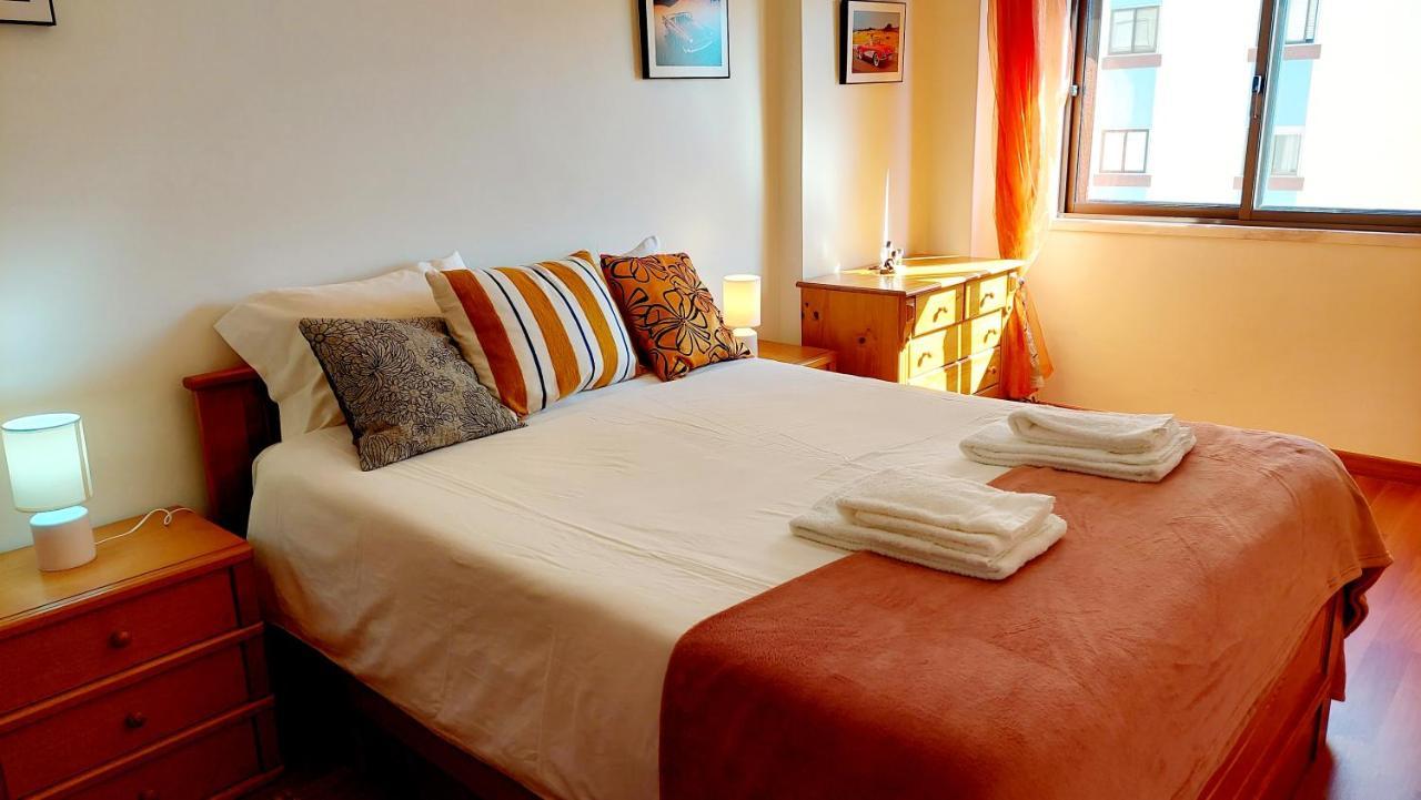 Appartement Enjoy Lisbon Cascais Sintra 1200 Metres To Metro Blue Line Sintra Rail Line Free Parking à Amadora Extérieur photo