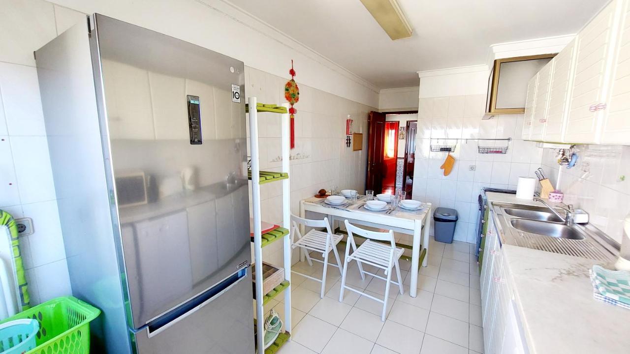 Appartement Enjoy Lisbon Cascais Sintra 1200 Metres To Metro Blue Line Sintra Rail Line Free Parking à Amadora Extérieur photo