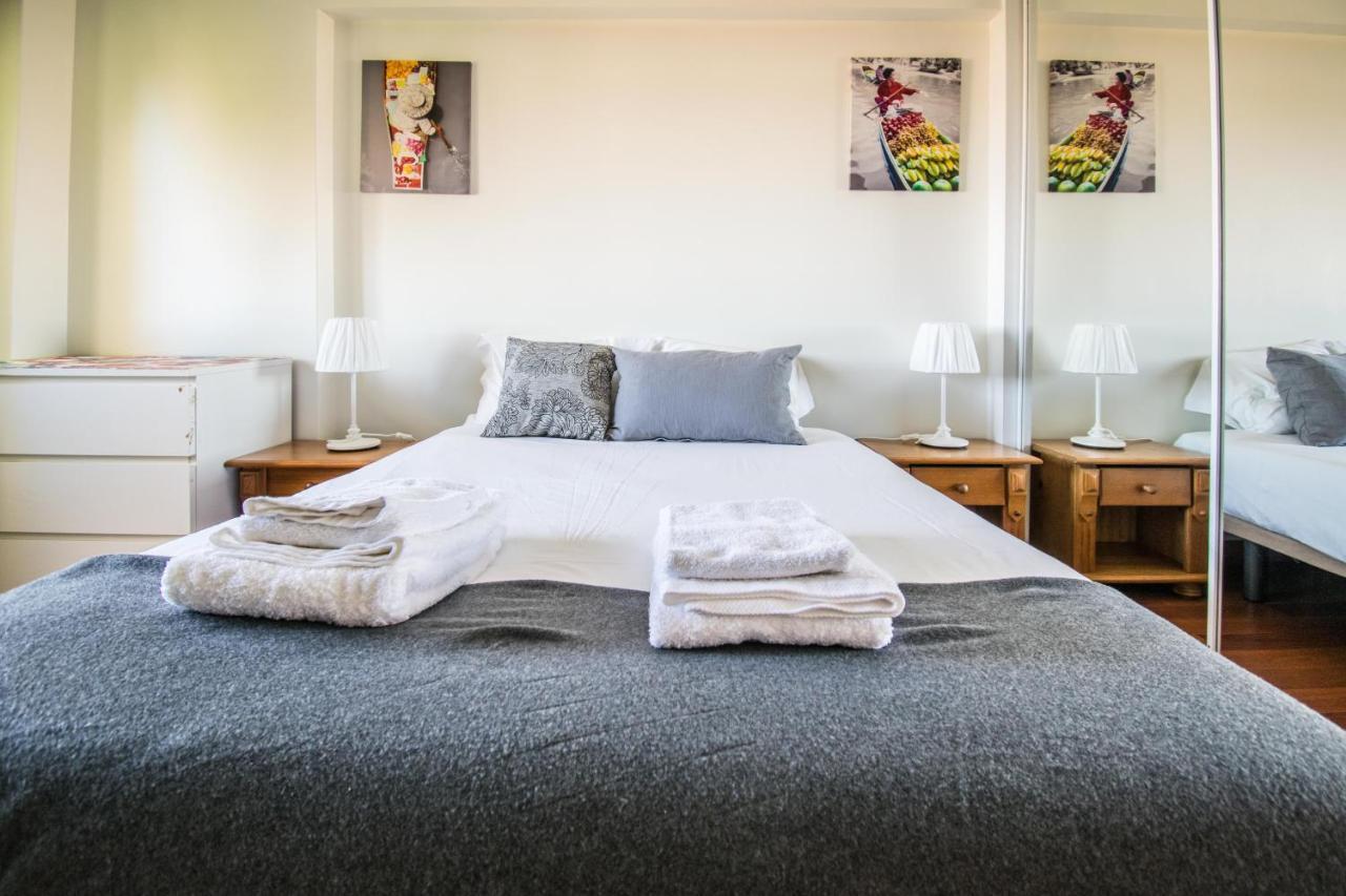 Appartement Enjoy Lisbon Cascais Sintra 1200 Metres To Metro Blue Line Sintra Rail Line Free Parking à Amadora Extérieur photo