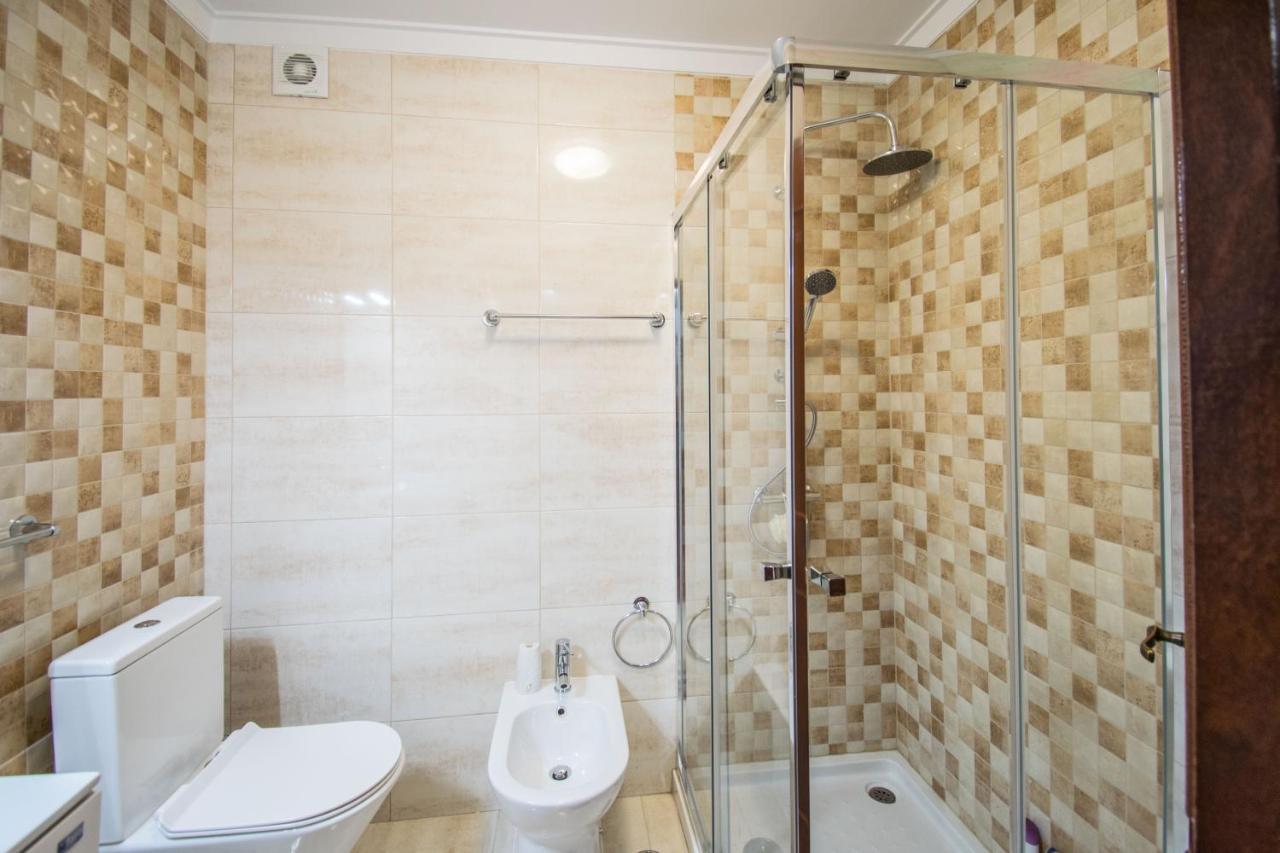 Appartement Enjoy Lisbon Cascais Sintra 1200 Metres To Metro Blue Line Sintra Rail Line Free Parking à Amadora Extérieur photo