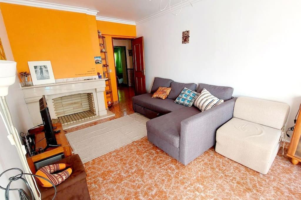 Appartement Enjoy Lisbon Cascais Sintra 1200 Metres To Metro Blue Line Sintra Rail Line Free Parking à Amadora Extérieur photo