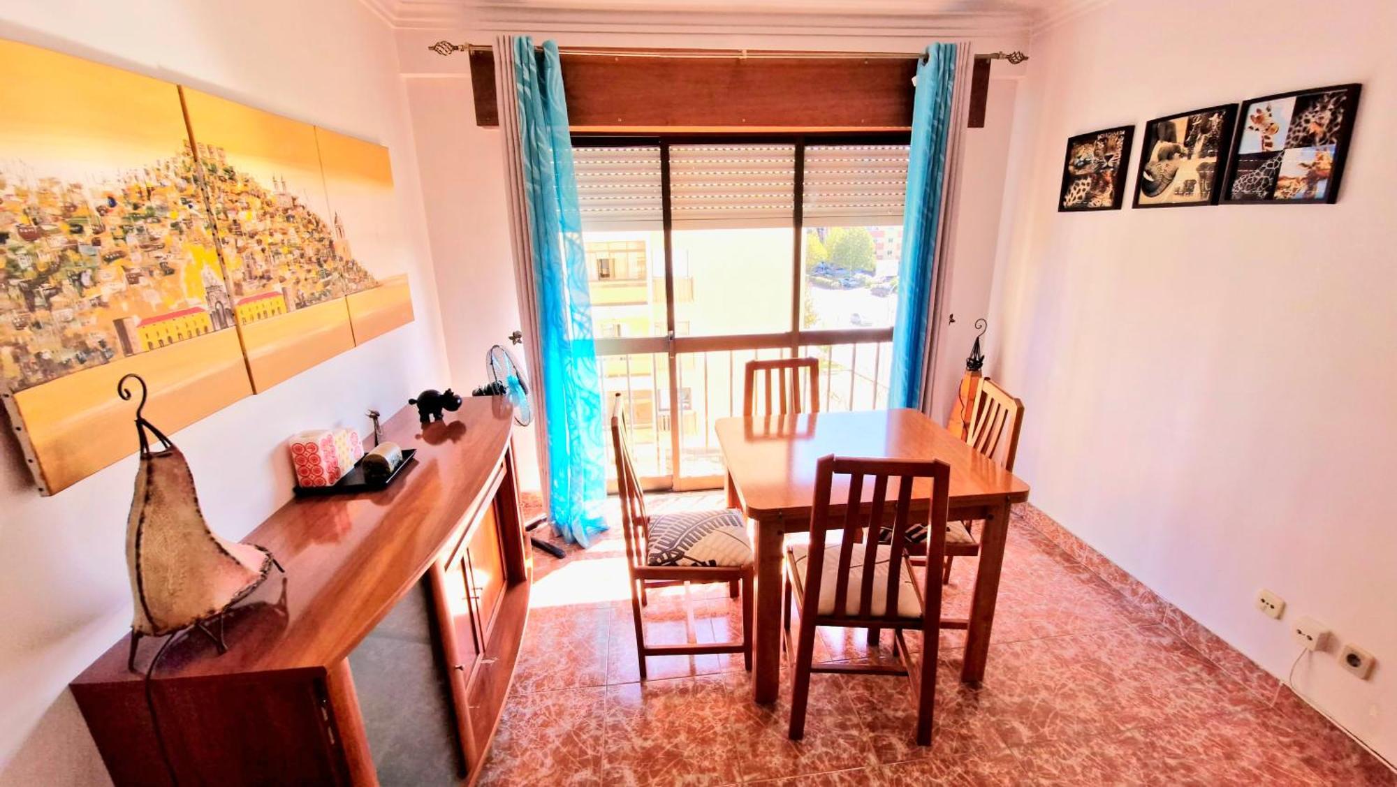 Appartement Enjoy Lisbon Cascais Sintra 1200 Metres To Metro Blue Line Sintra Rail Line Free Parking à Amadora Extérieur photo